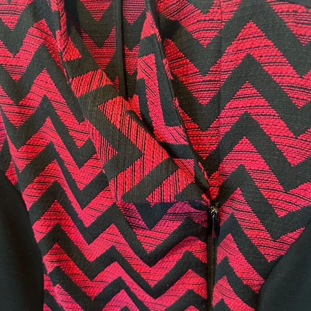 Chico's Red Black Chevron Asymmetric Zip Jacket Mixed Media Size 1 Medium